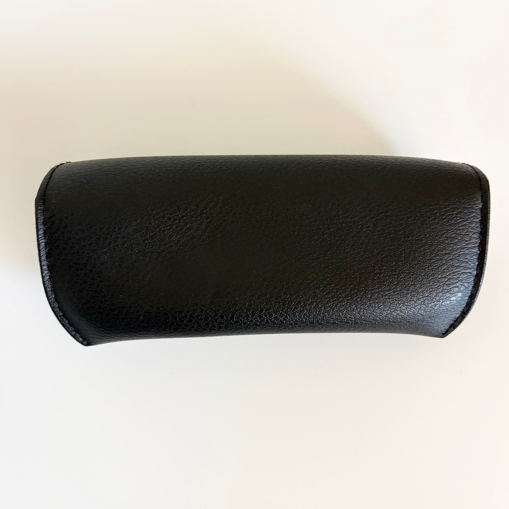 NEW Ray-Ban Black Leather Sunglass Case with Gray Cloth & Icons Booklet - Picture 3 of 7
